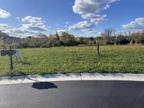 w221n4513 Timber #LT 181, Pewaukee, WI 53072