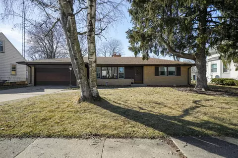 7532 17th, Kenosha, WI 53143