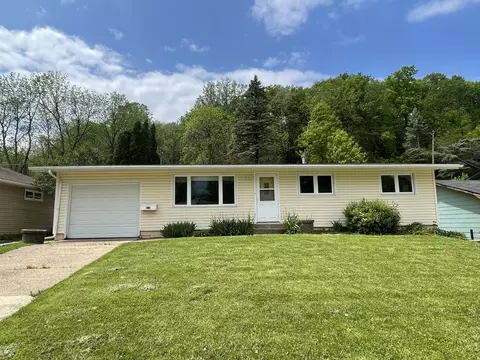 614 Larch, La Crescent, MN 55947