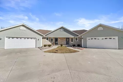 7932 S 68th #2, Franklin, WI 53132