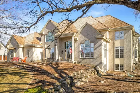 w301n3108 Windrush, Delafield, WI 53072