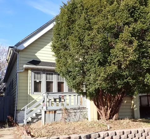 2749 N Holton, Milwaukee, WI 53212