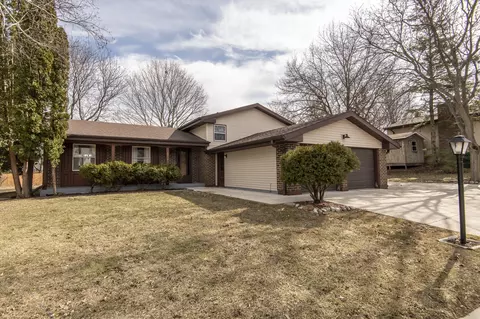 2731 Bristol, Waukesha, WI 53188