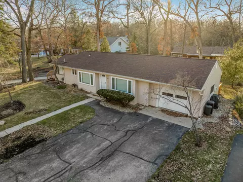 850 Sauganash, Fontana, WI 53125