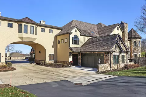 1800 La Salle #1, Lake Geneva, WI 53147