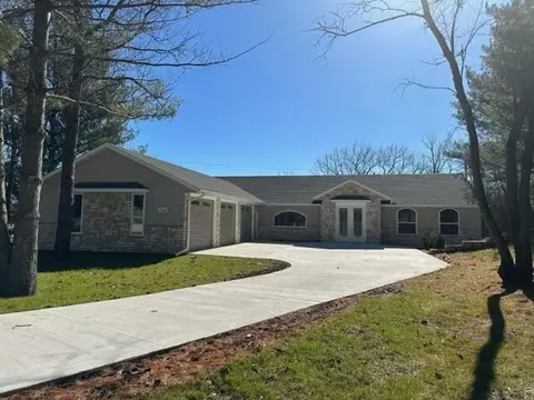 7516 Pine Rdg, Burlington, WI 53105