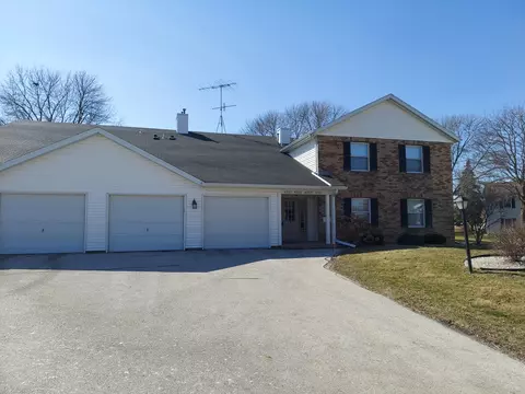 4207 81st #17-D, Kenosha, WI 53142