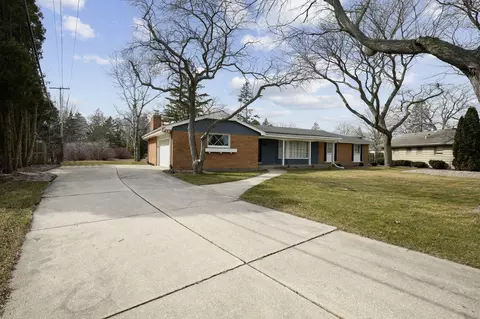 3782 N Bay, Racine, WI 53402