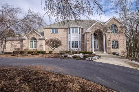 3180 Cherry Hl, Brookfield, WI 53005