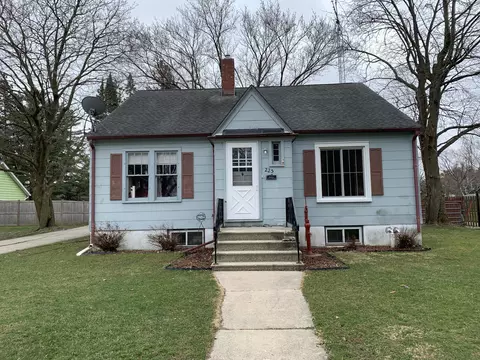 225 W Page, Elkhorn, WI 53121