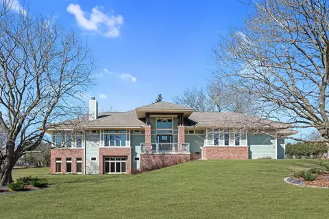 w297n1885 Glen Cv, Delafield, WI 53072