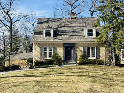 1423 N 122nd, Wauwatosa, WI 53226