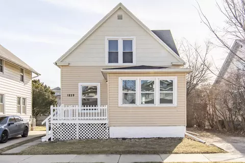 1829 Holmes, Racine, WI 53403