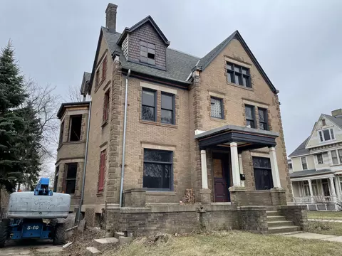 3005 W Kilbourn, Milwaukee, WI 53208
