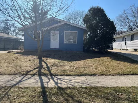 2303 Macarthur, Waukesha, WI 53188