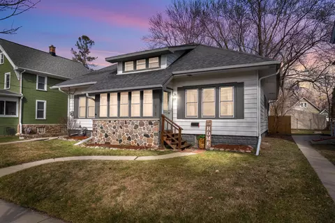 618 W College, Waukesha, WI 53186