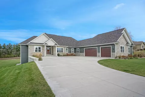 4048 Whispering, Colgate, WI 53017