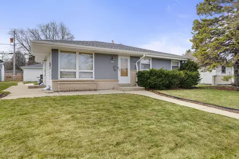 2653 E Bolivar, Saint Francis, WI 53235