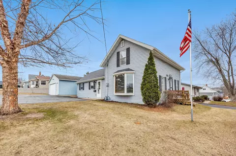 202 W Law, New London, WI 54961