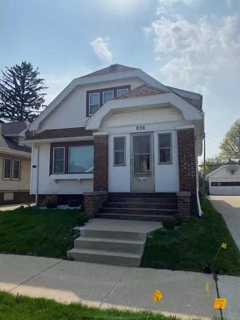 936 W Lawn, Racine, WI 53405
