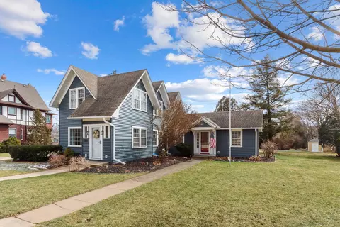 203 Kenosha, Walworth, WI 53184