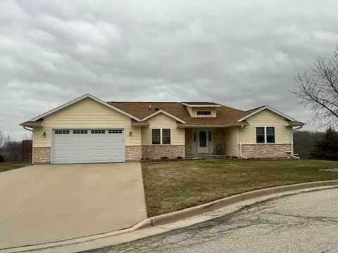 586 Hi Vw, Mayville, WI 53050