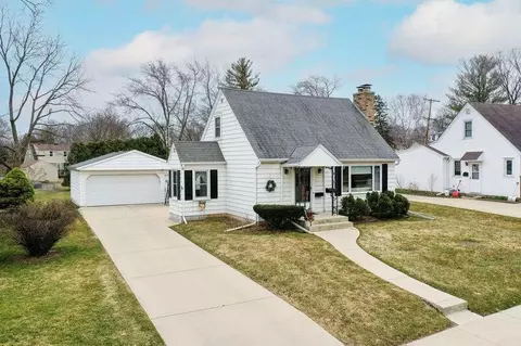 8719 W Dakota, West Allis, WI 53227