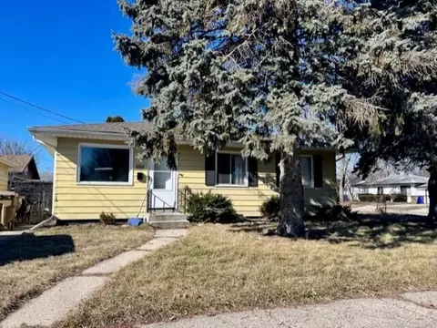 8704 17th, Kenosha, WI 53143