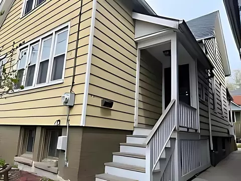 1846 N Warren, Milwaukee, WI 53202