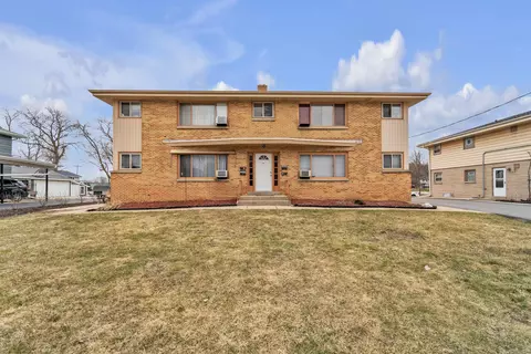 224 Clark, Pewaukee, WI 53072