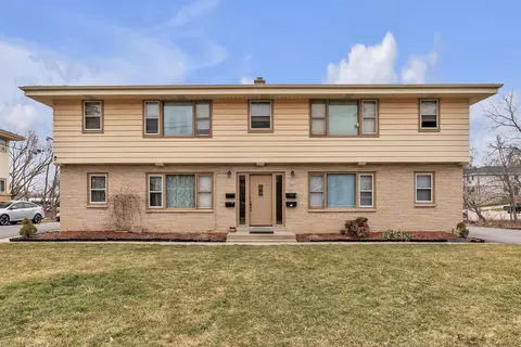 232 Clark, Pewaukee, WI 53072