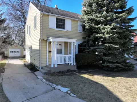 4453 N Morris, Shorewood, WI 53211