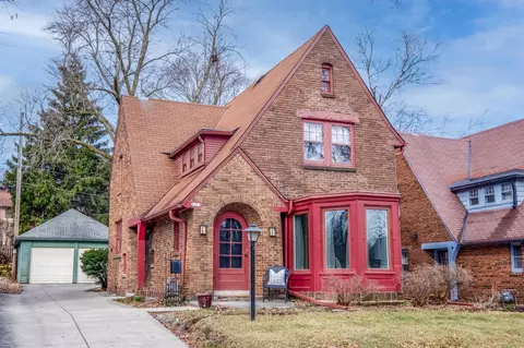 2223 N 70th, Wauwatosa, WI 53213