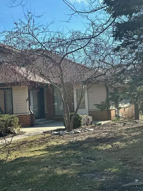 8164 S Forest Hl, Franklin, WI 53132