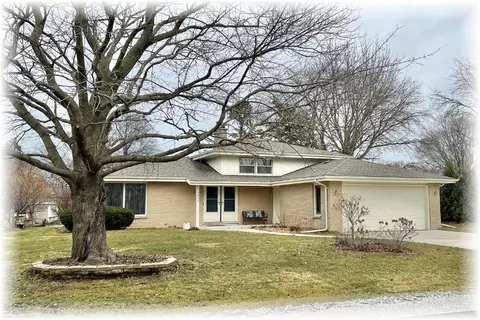 5427 Gallant Fox, Racine, WI 53402