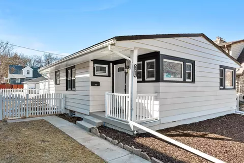 2955 S 37th, Milwaukee, WI 53215