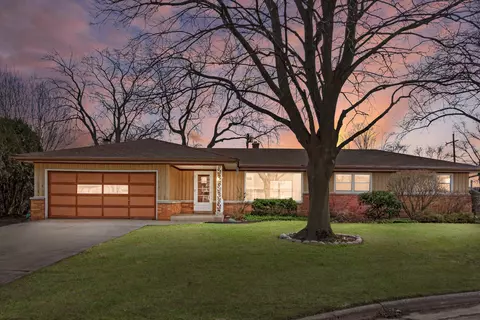 325 W Nicolet, Glendale, WI 53217