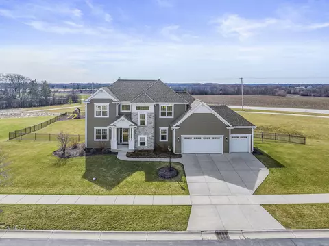 9055 W Highlander, Mequon, WI 53097