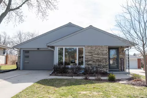 10229 W Melvina, Wauwatosa, WI 53222
