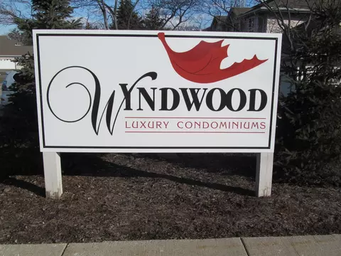 1825 E Racine #5, Waukesha, WI 53186