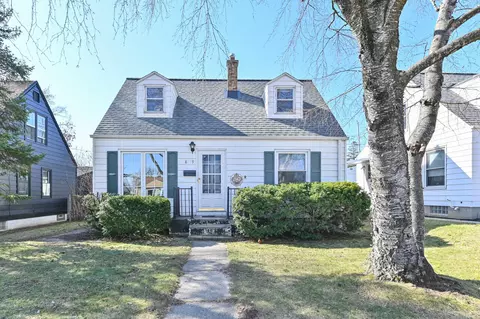 8119 W Townsend, Milwaukee, WI 53222