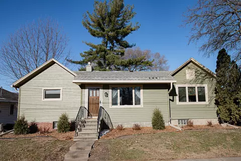 673 Sioux, Winona, MN 55987