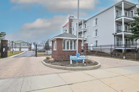 35 Harborview #103, Racine, WI 53403