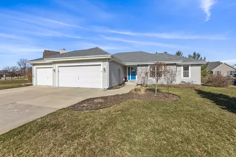 1386 Cardinal, Oconomowoc, WI 53066