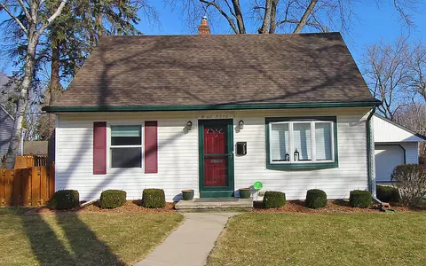 w62n346 Hanover, Cedarburg, WI 53012