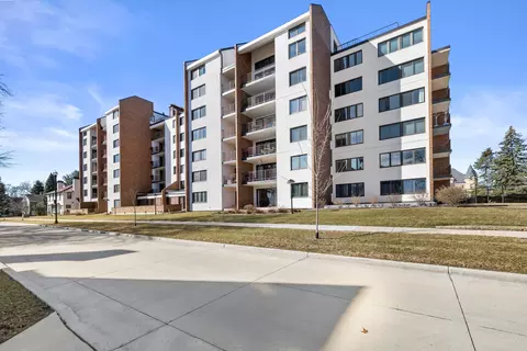 111 11th #2-DS, Racine, WI 53403