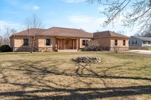 11350 N N Vly, Mequon, WI 53092