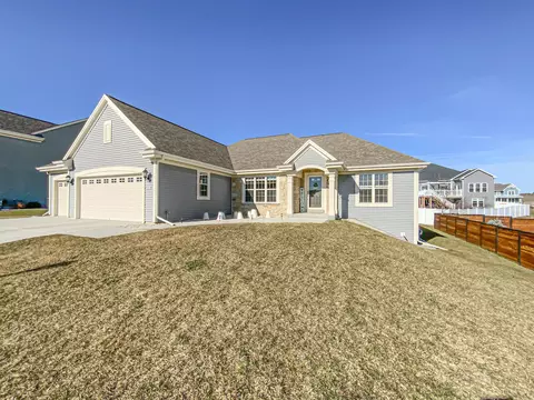 3612 Howell Oaks, Waukesha, WI 53188