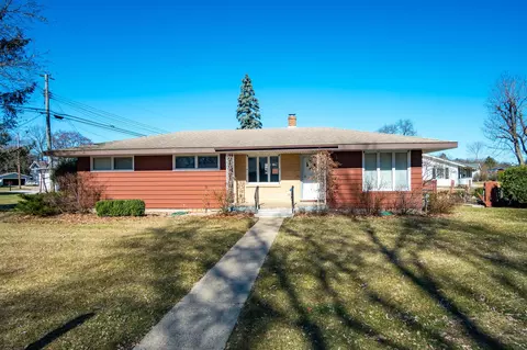 2821 Blackhawk, La Crosse, WI 54601