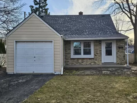 1456 S 91st, West Allis, WI 53214